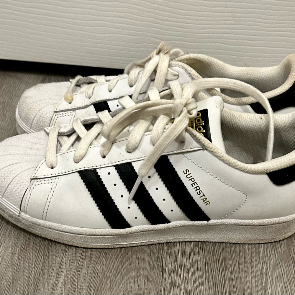 ADIDAS shell toes - Picture 2 of 4